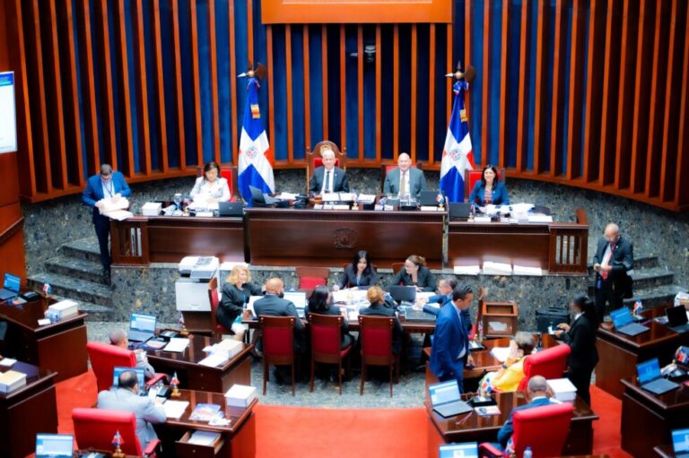 El Senado aprobó en segunda lectura ley que regula el Embargo Retentivo ...