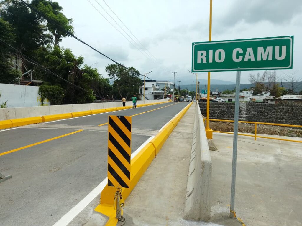 Puente Antonio Guzmán queda abierto al tránsito